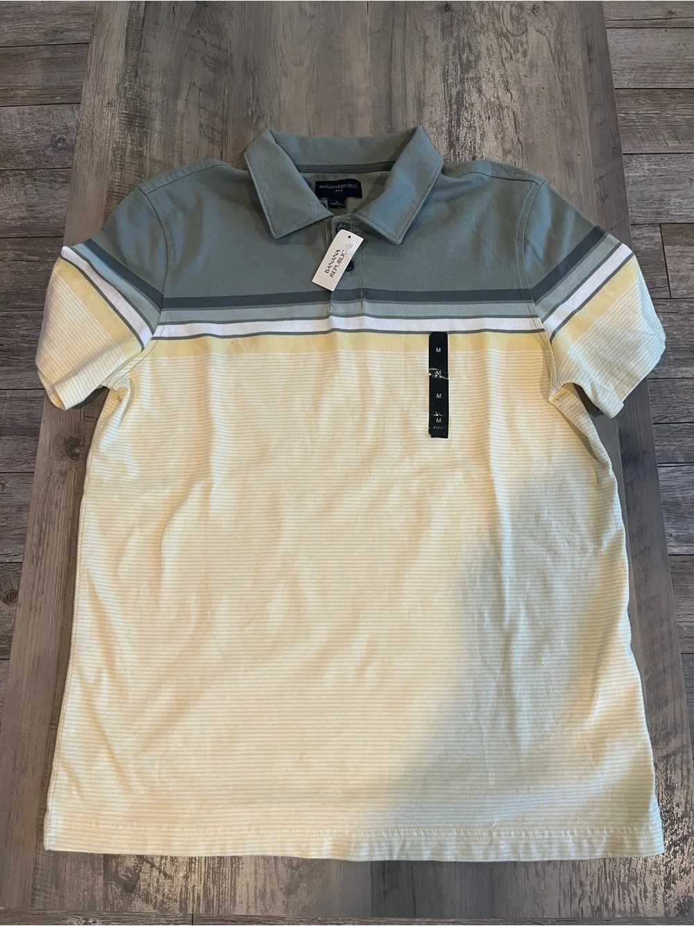 Brand New! Banana Republic Men’s Medium Green and Yellow Striped Polo Shirt
